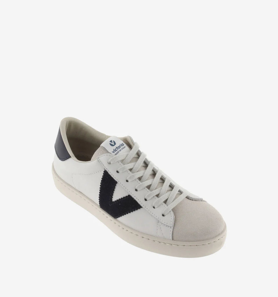 Victoria 1126142NA- Trainer