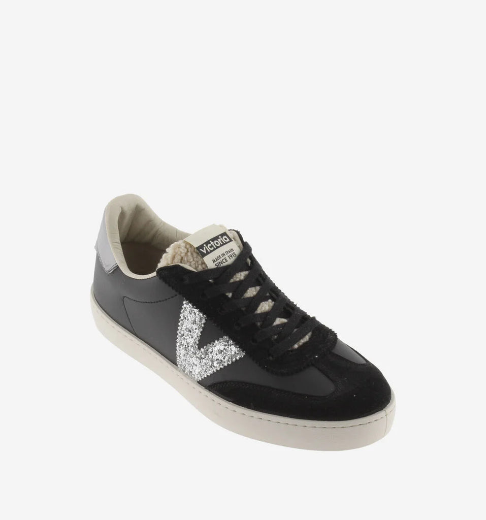 Victoria 1126185NE- Trainer