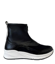 Load image into Gallery viewer, Karen Koo 1465BLK- Ankle Boot
