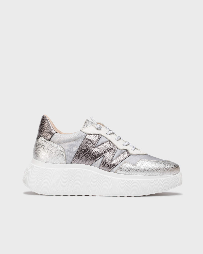 Wonders Metallic Silver Wedge Trainer |A3622SIL