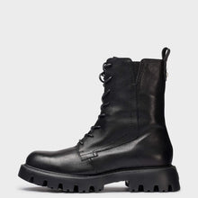 Load image into Gallery viewer, Wonders C7502NE- Military Ankle Boot
