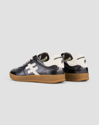 Another Trend A0325816- Iconic Trainer